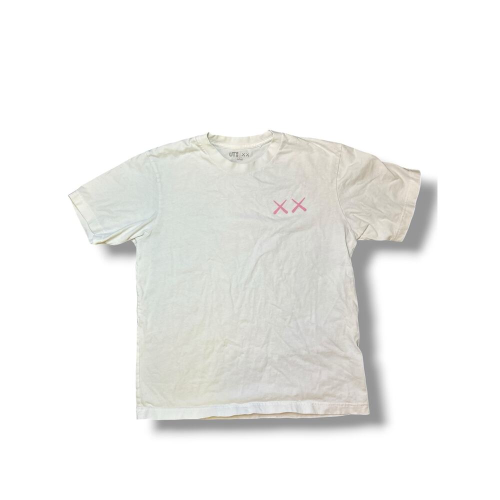 KAWS X UNIQLO UT MEN’S SHORT SLEEVE GRAPHIC WHITE T-SHIRT SIZE SMALL